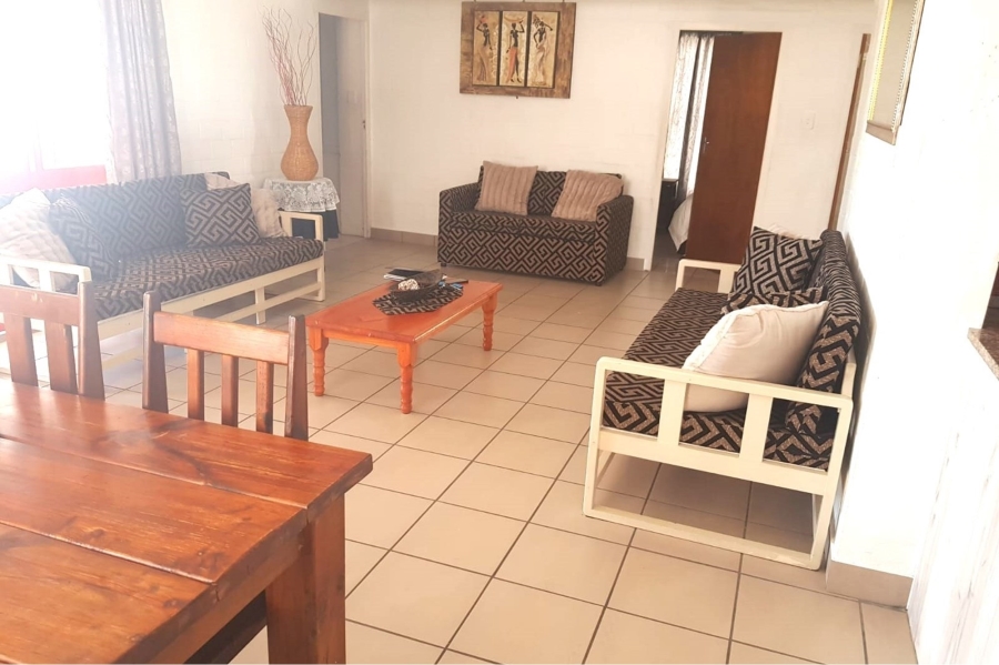 To Let 6 Bedroom Property for Rent in Apollo Ridge Western Cape